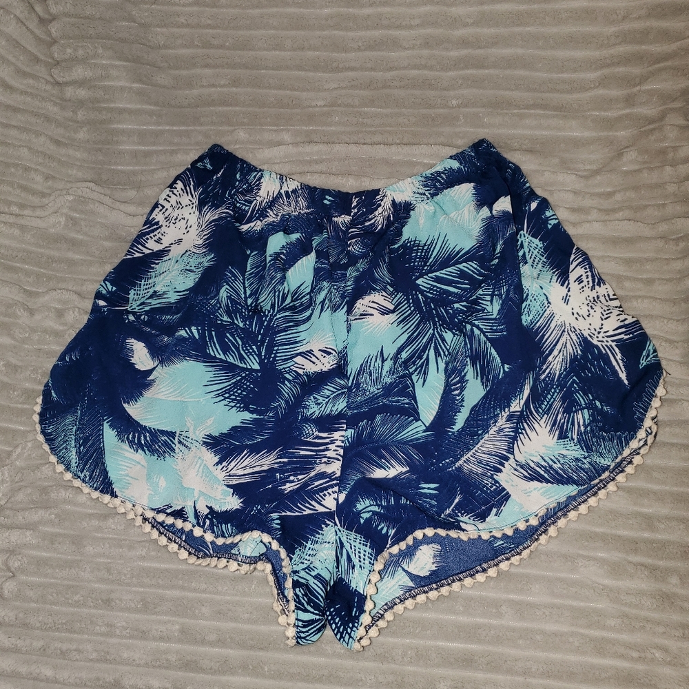 Love Tree Beach Oasis Print Shorts